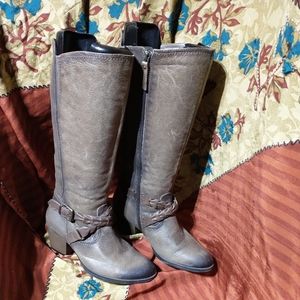 Earth Woman's Brown Leather KneeHigh Heeled Boots